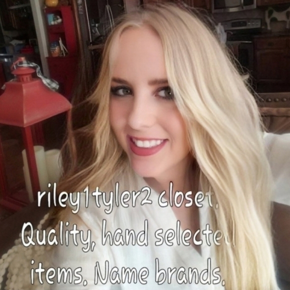 American Eagle Denim Blue Distressed Hi Rise Jean Shorts Cuffed Hems Sz 6 - Picture 7 of 8